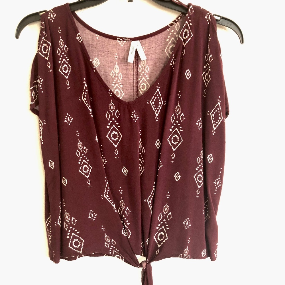 MUDD Burgundy Size Small semi sleeve